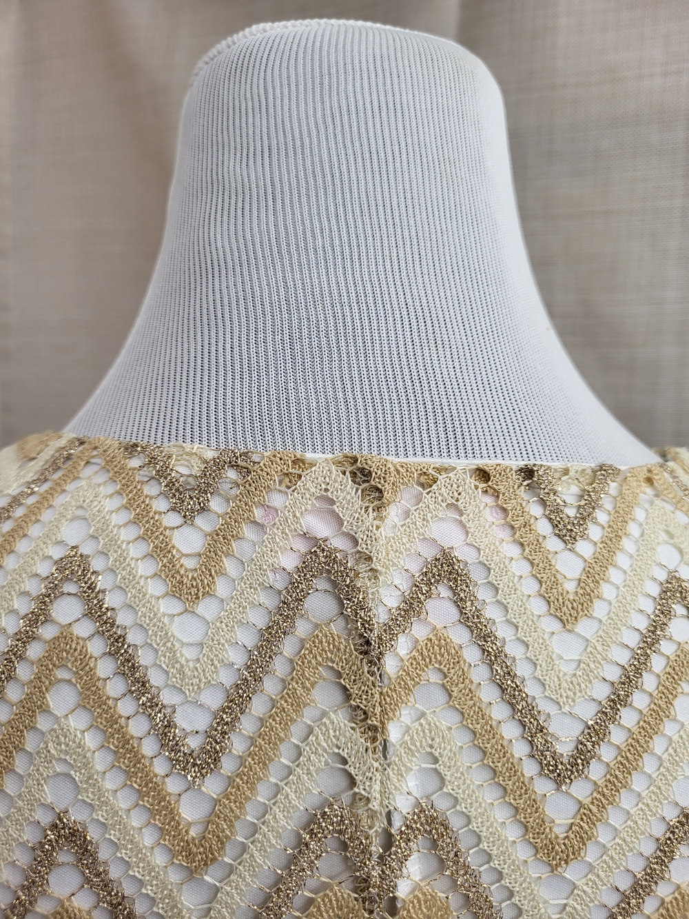 LILLY PULITZER Gold Neutral Crochet Knit Chevron Sheath Dress Metallic Size XS - Picture 10 of 12